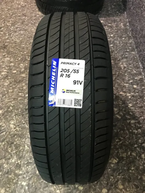 Pneu Michelin 205/ 55 / R16 (ETAT NEUF)