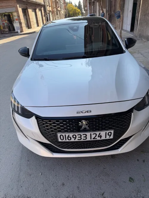 Peugeot 208 2024 GT