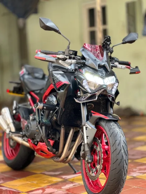 Kawasaki Z900 
