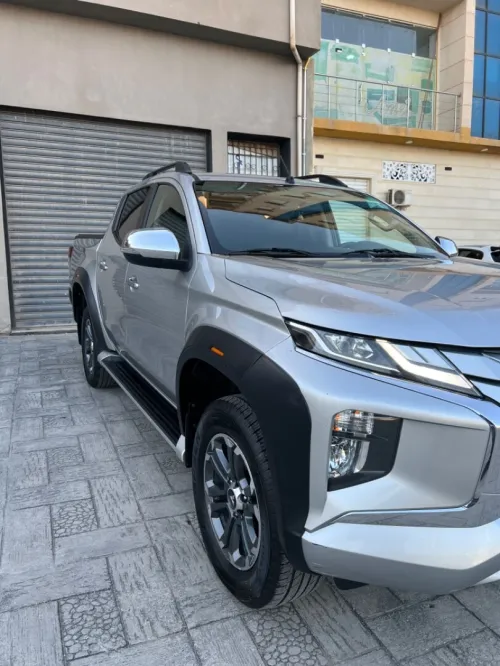 Mitsubishi L200 2021 Doube cabine Evolution
