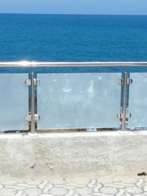 gardes corps vitrés et Rampes d'escaliers