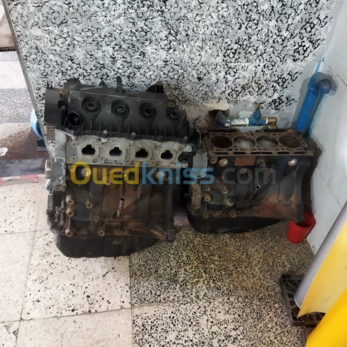 moteur 208 essence    moteur 1.2 16v   demi moteur 1.2 126 v    moteut rangerevert felendre 2
