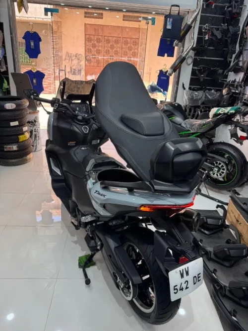 Yamaha Tmax 2025