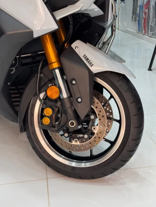 Yamaha Tmax 2025