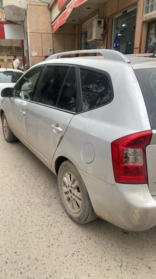 Kia Carens 2011 3