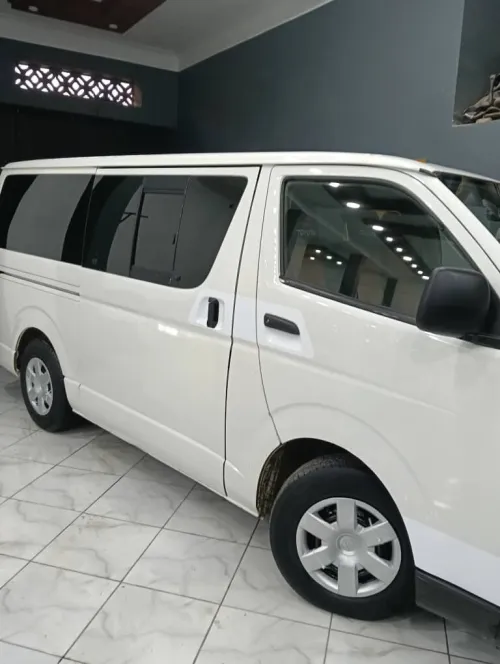Toyota HIACE 2012