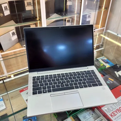 PC HP (ORDINATEUR PORTABLE) 
