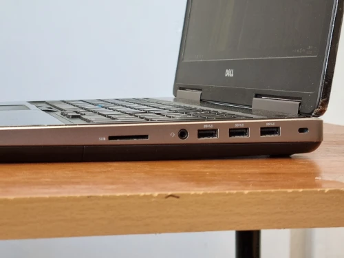 Dell precision 7510 I7-6820HQ 16GB Ram