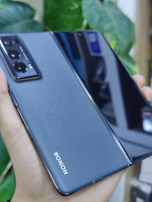 Honor Magic V2