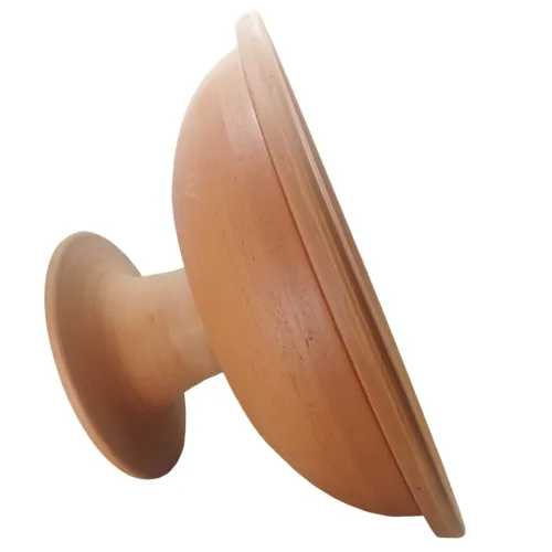 Plat traditionnel avec  base fabriqué en terre cuite 