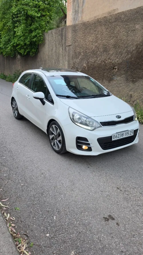 Kia Rio 5 portes 2015 Funny Facelift 