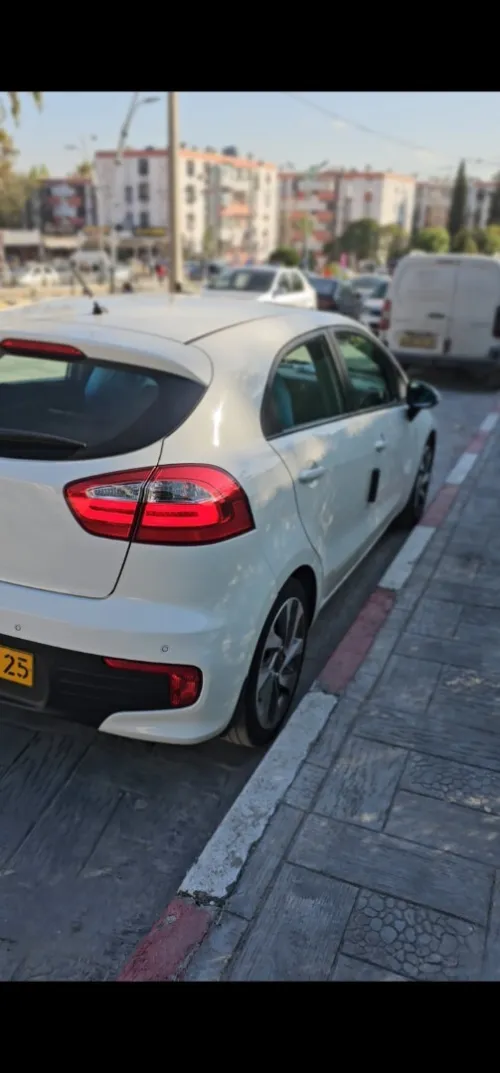 Kia Rio 5 portes 2015 Funny Facelift 