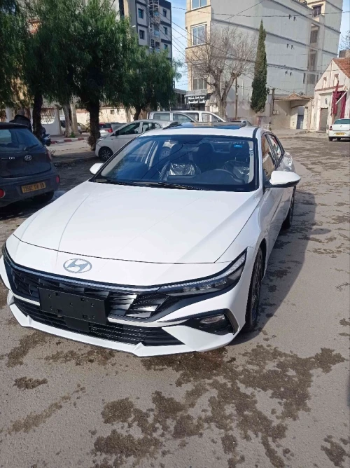 Hyundai ELANTRA 2025 Luxury