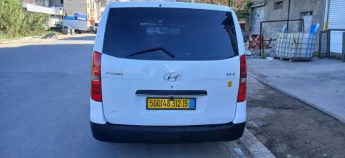 Hyundai H1 2012