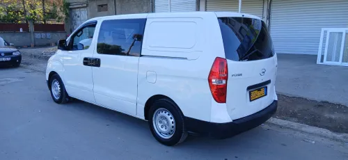 Hyundai H1 2012