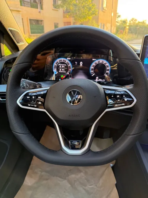Volkswagen Golf 8 2025 Full options edition black