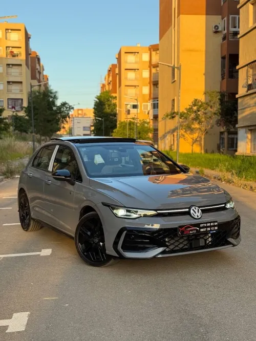 Volkswagen Golf 8 2025 Full options edition black