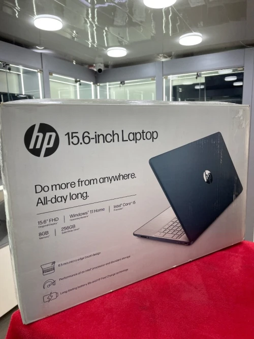HP 15 / i5 1235U / 8GB / 256GB / 15.6 FHD