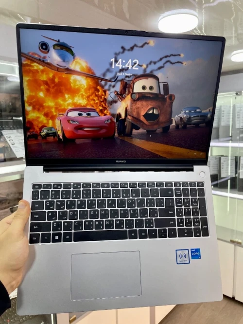 HUAWEI MATEBOOK D16 / i5 12450H / 16GB / 512GB / ecrant  16 pouce FHD IPS