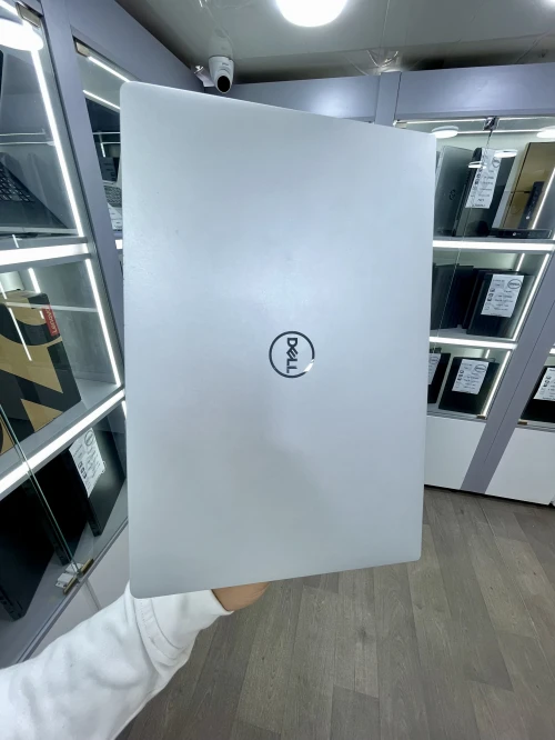 Dell xps 13 / i5 8eme /  08 GB / 256 GB / 13.3 pouce tactile 4K