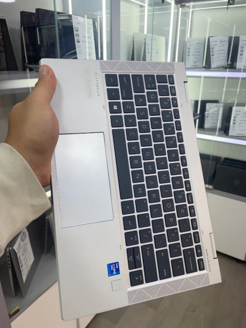 HP ELITEBOOK 835 G8 / I7 1185G7 / 32GB / 512GB / 13.3 FHD IPS TACTIL 360