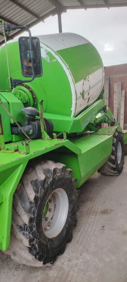 aouto bétonnière Merlo Merlo 3500 2018