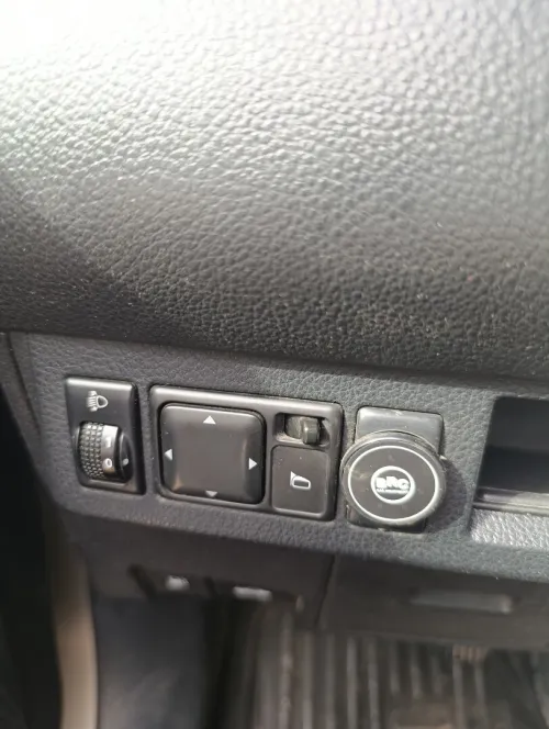 Nissan Tiida 5 portes 2007 ess 1.6 GPL
