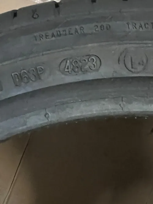 Continental 225 40 R18