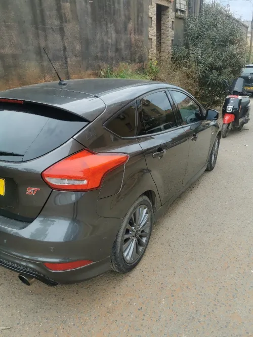 Ford Focus 5 portes 2018 Ford St line