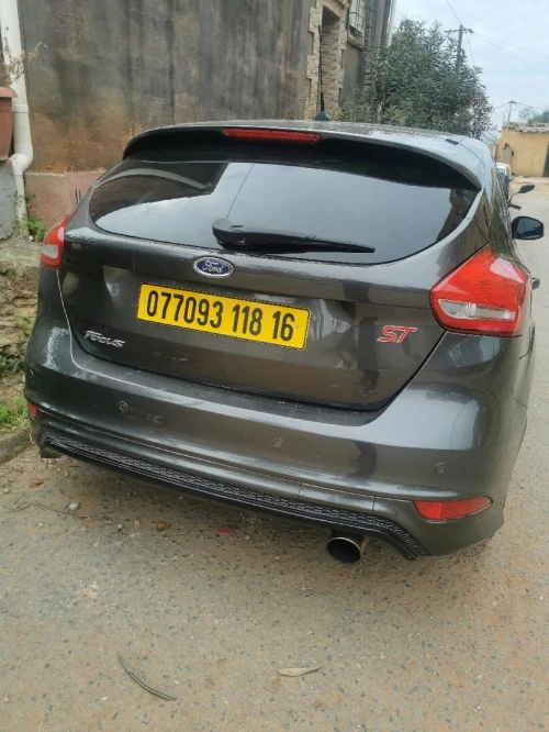 Ford Focus 5 portes 2018 Ford St line