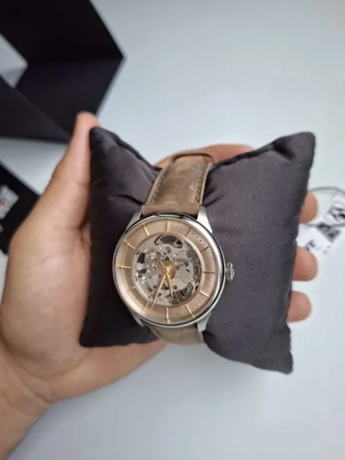 Tissot chemin des tourelles squelette