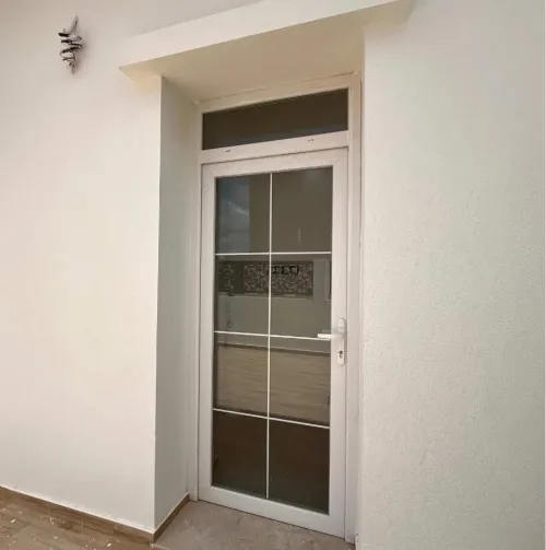 Porte en aluminium et pvc 