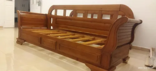 Deux Banquettes bois rouge 