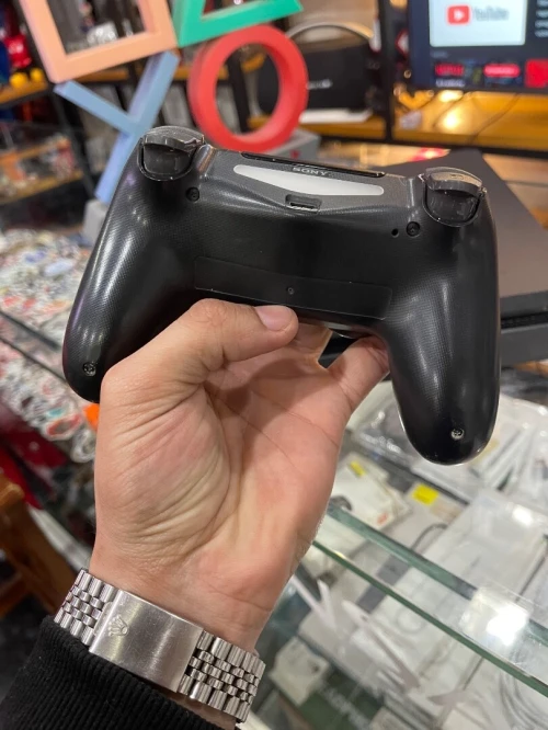 Ps4 slim 1Tb très très bonne état