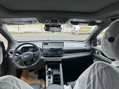 Geely Coolray 2025 Tout top
