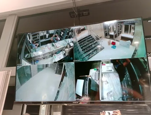 Installation cameras de surveillance et systèmes d'alarme