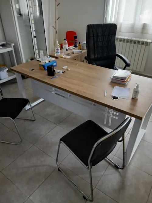 Bureau model kouzi