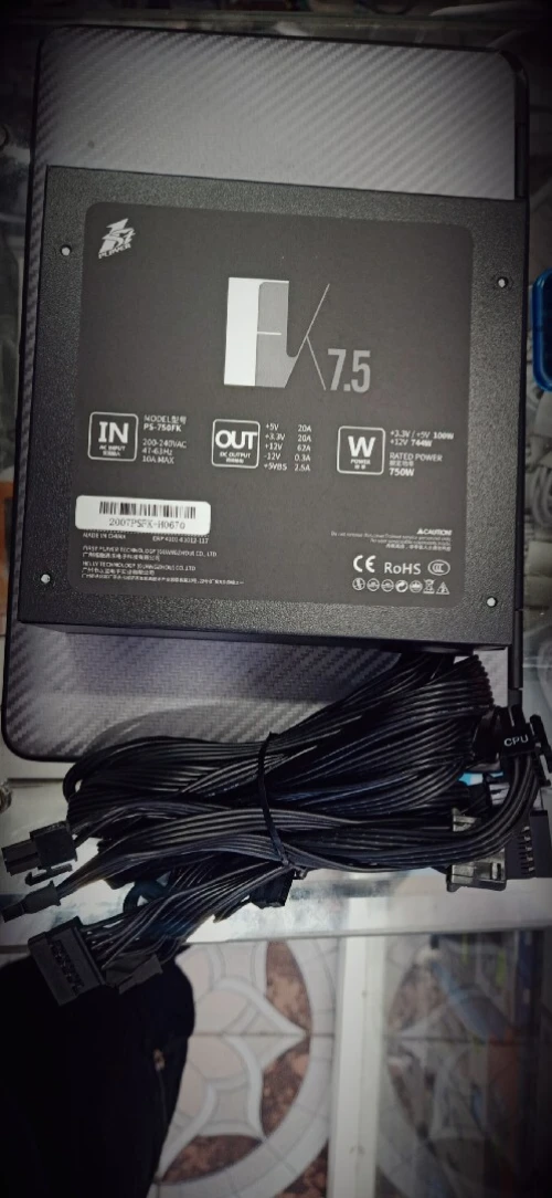 alimentation pour ordinateur (PSU) 1STPLAYER FK de 750W.
