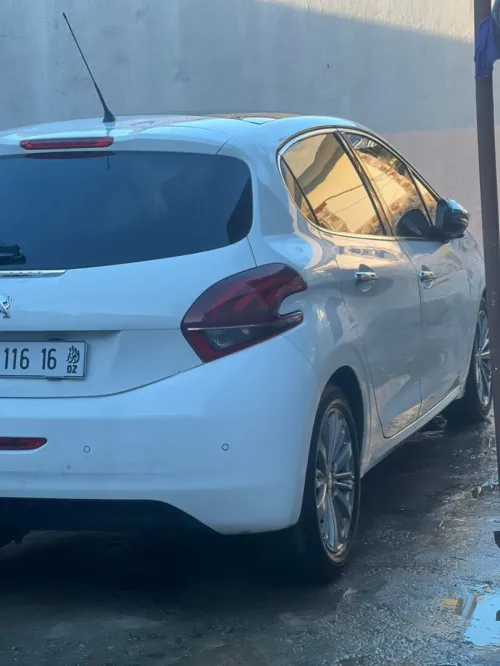 Peugeot 208 2016 Allure Facelift