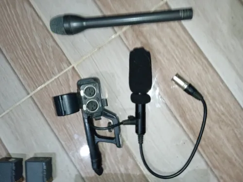 JVC GY-HM100E ProHD TRÈS bonne état