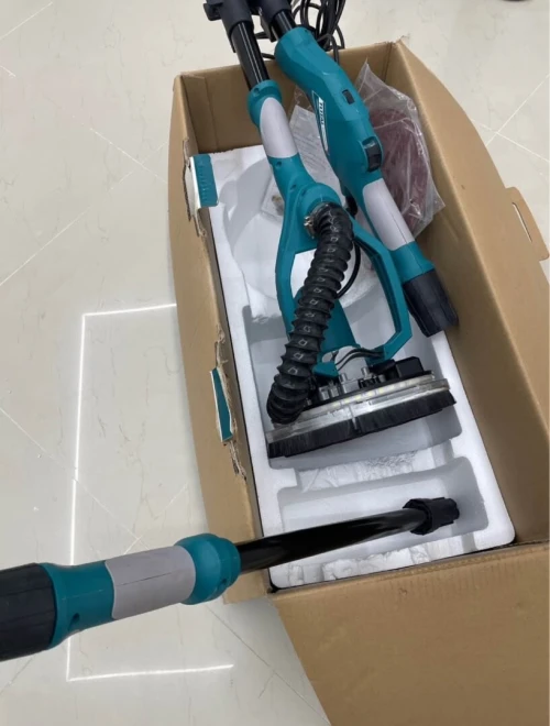 Ponceuse girafe total 1050w utilisé une fois