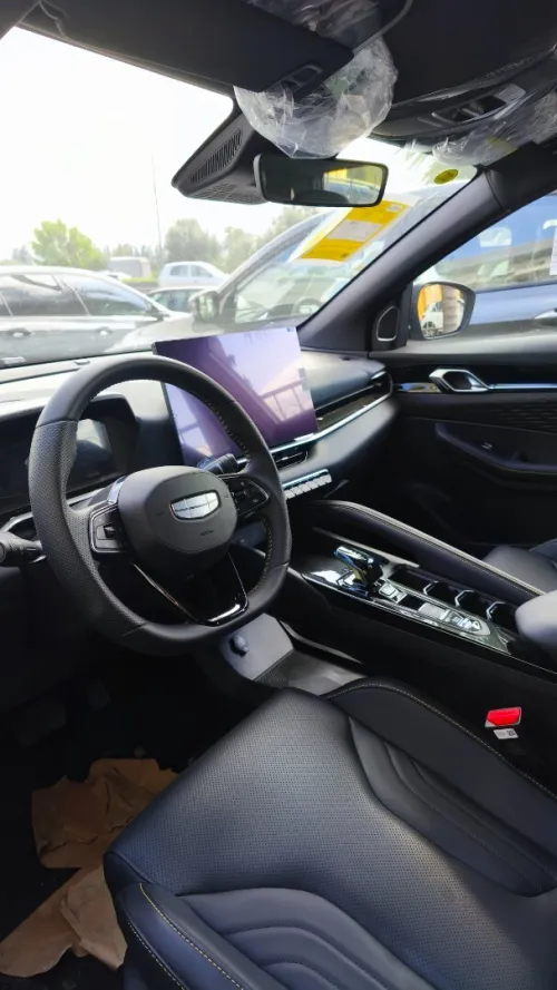 Geely Coolray 2025 