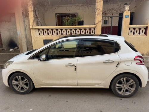 Peugeot 208 2013 