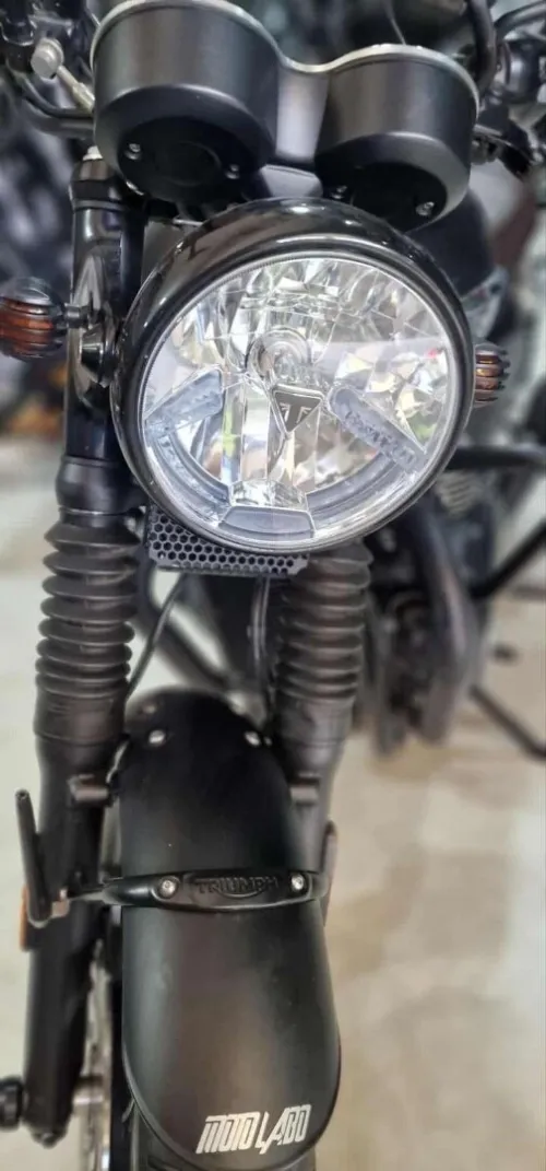 TRIUMPH BONNEVILLE t1200 black 2017