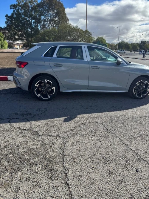 Audi A3 Sportback 2025 Flying spur Edition Premium 