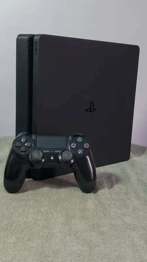 Ps4 slim flaché 