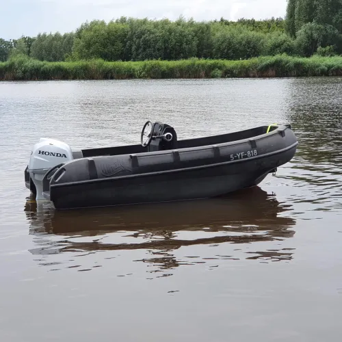 BATEAU AVEC MOTEUR WHALY 400