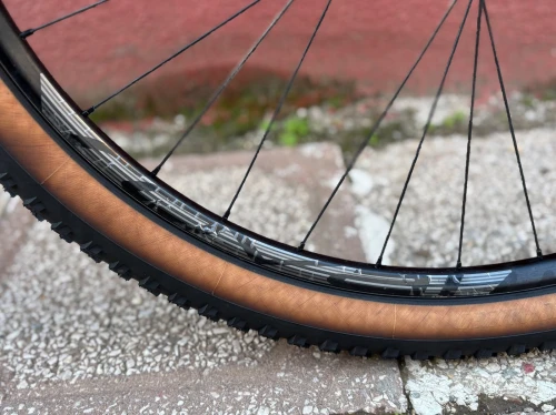Vélo VTT XCO Carbon Haute gamme // Taille : L 29" // État : 9/10