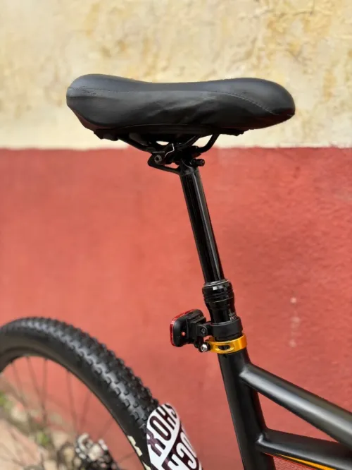 VTT all mountain full Carbon haute gamme // Taille : L 27,5 // État : 9/10