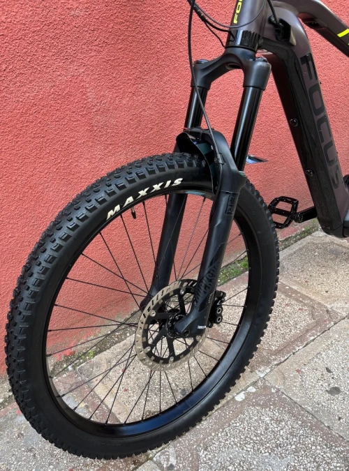 VTT Enduro Électrique Haute gamme super puissant // Taille : L 27,5+" // État : 9/10